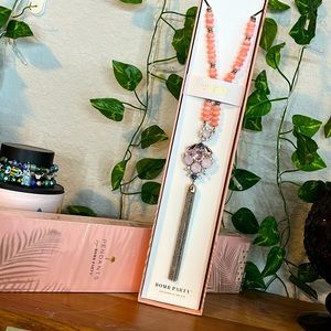 She’s a Retro Diva- Pendants 2023